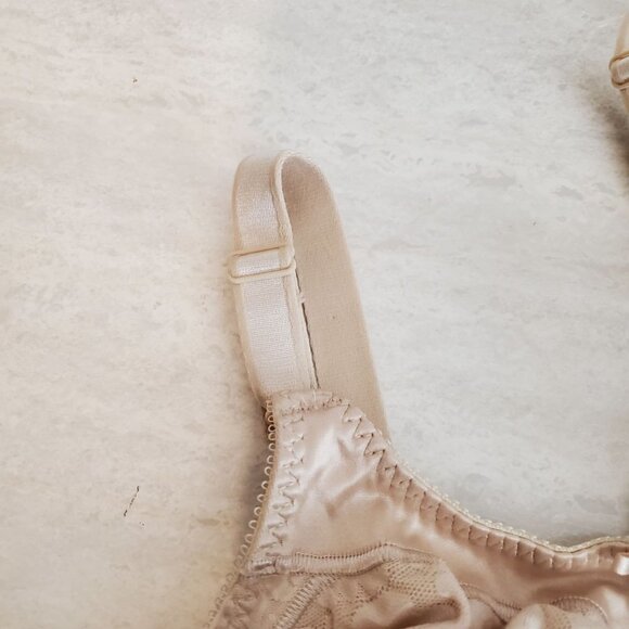 Bali Bra 34DD‎ Wireless Adjustable straps Unpadded Beige Lace Lightweight - Picture 7 of 11